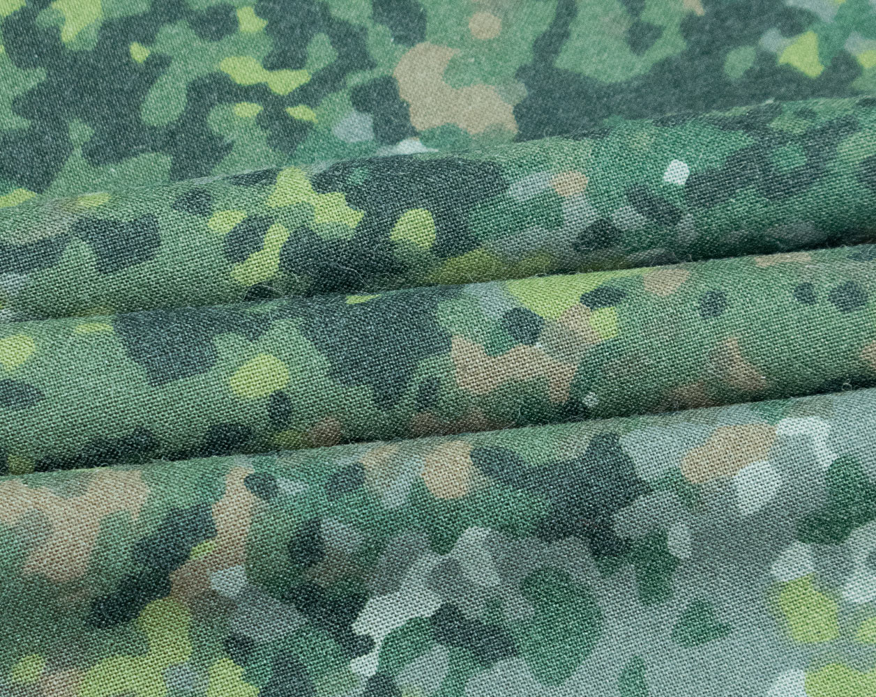 间位芳纶/阻燃腈纶/棉梭织布